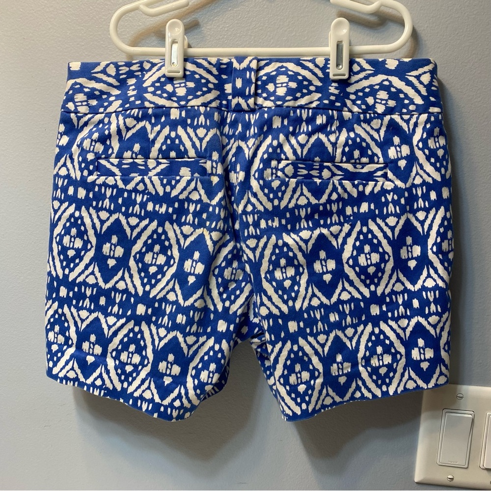J-Crew Women’s Blue Print Shorts Size 2 With Slit Pockets and Side Zipper